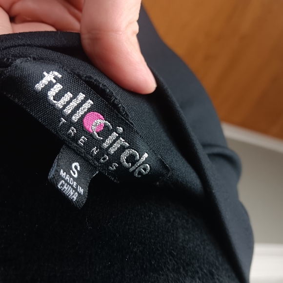 Full Circle Trends, below the knee pants - Picture 8 of 8